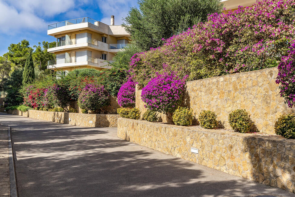 Top renoviertes Apartment mit sonniger Terrasse & Gemeinschaftspool in Sol de Mallorca