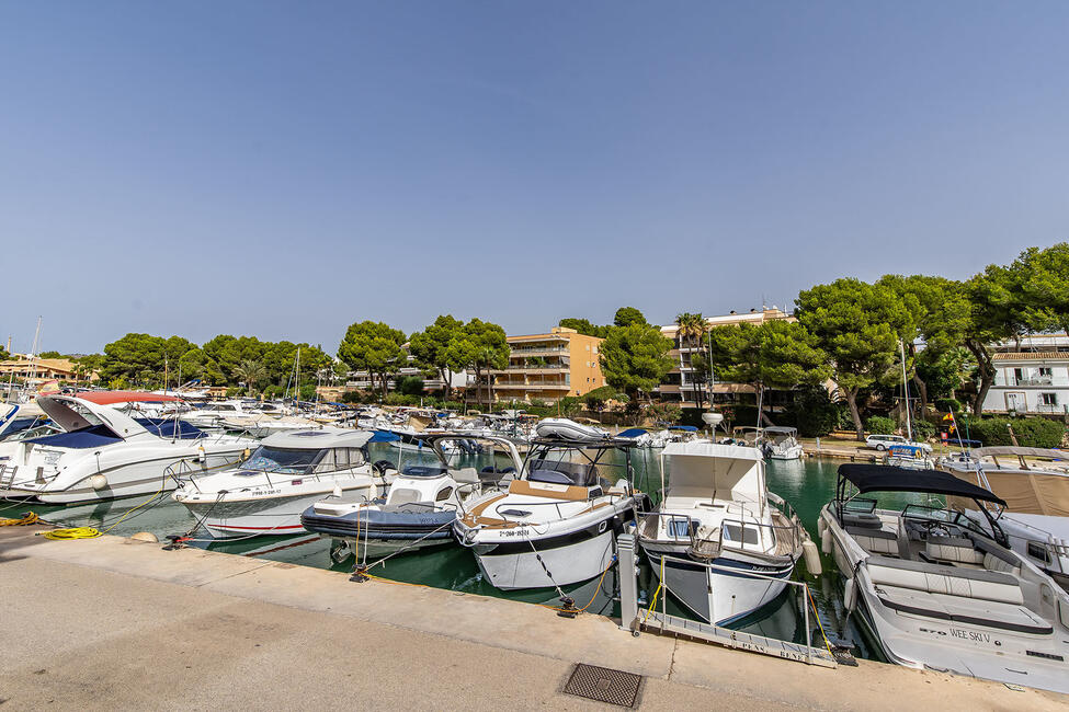 Attraktive Maisonette-Wohnung mit Blick auf den Yachtclub von Santa Ponsa