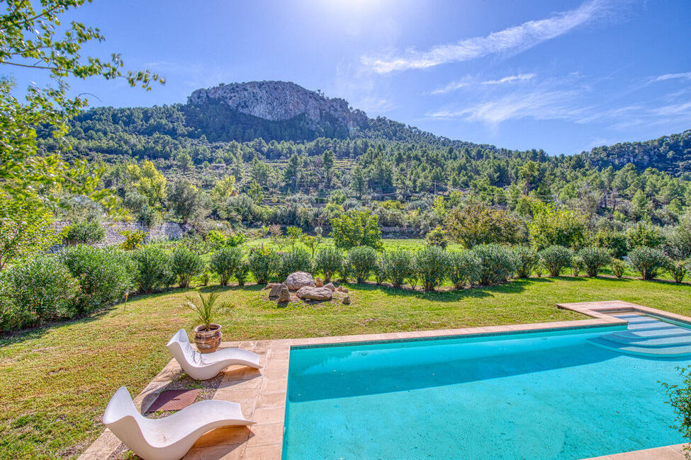 Traumhafte Finca mit Pool im Naturschutzpark Son Cabaspre in Esporlas