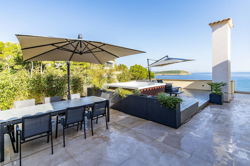 Luxus-Penthouse mit fantastischem Meerblick in Cala Vinyas