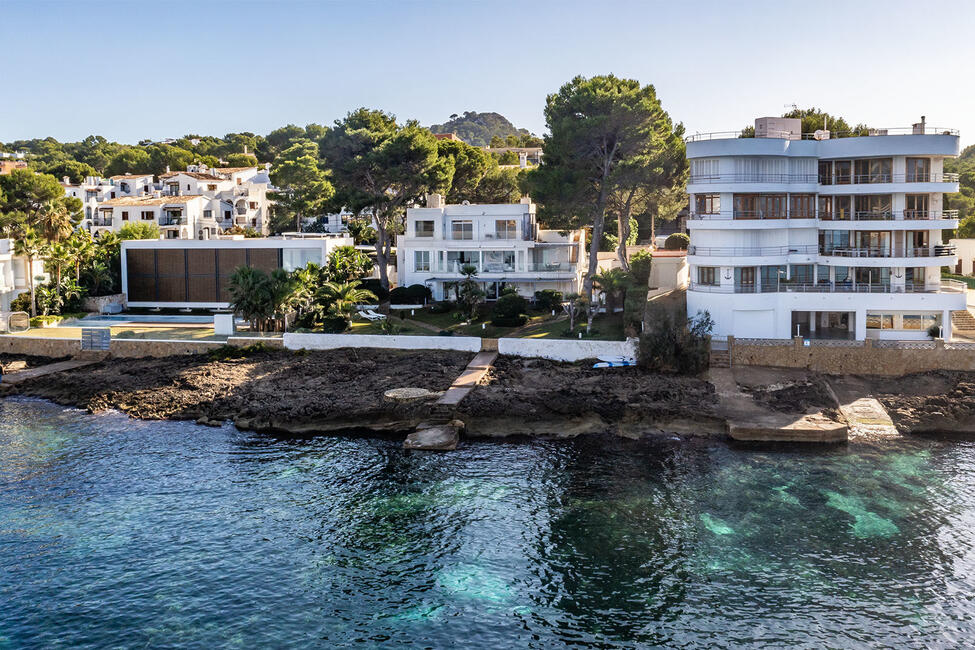 Mediterrane Villa in 1. Meereslinie und privatem Meerzugang in Santa Ponsa