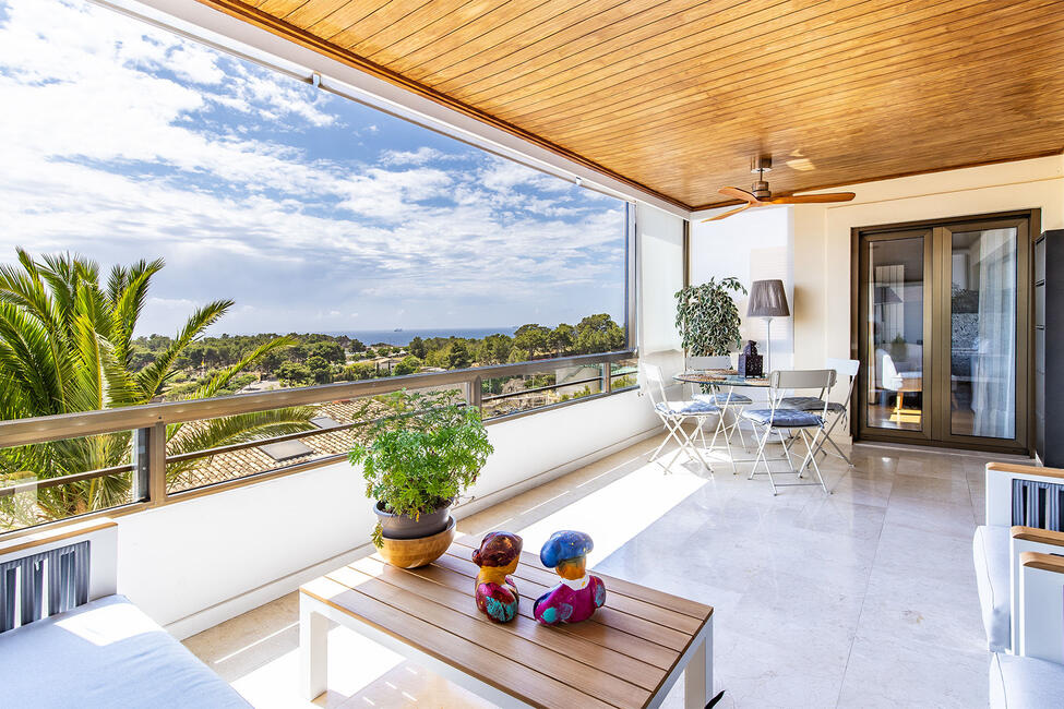 Modernes Apartment mit Blick auf den Hafen von Palma