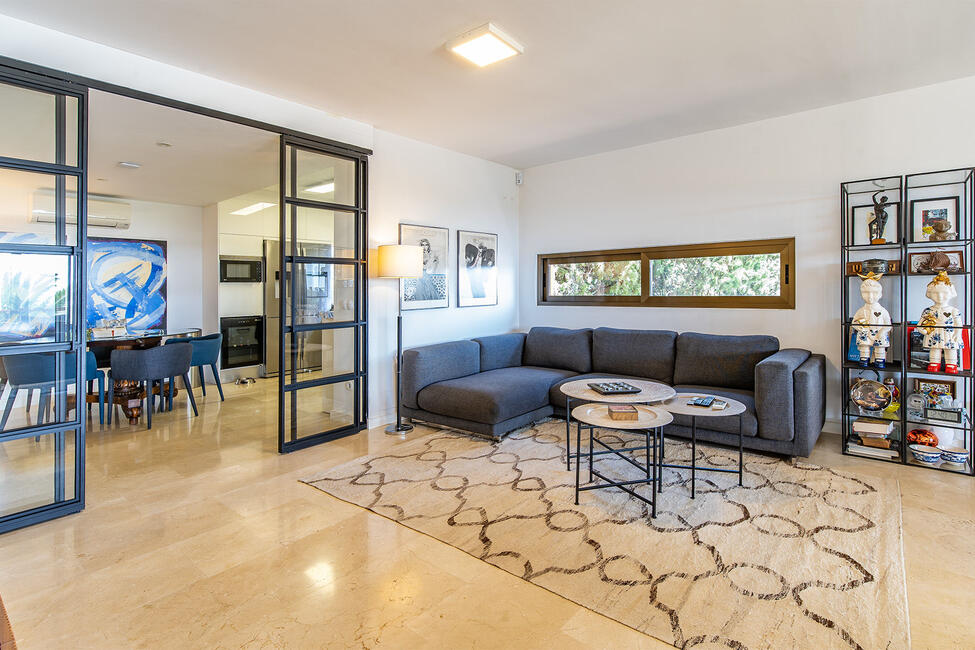 Modernes Apartment mit Blick auf den Hafen von Palma