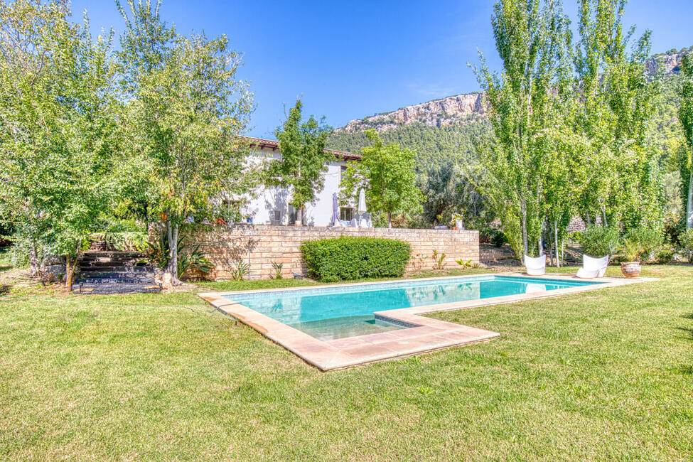 Traumhafte Finca mit Pool im Naturschutzpark Son Cabaspre in Esporlas