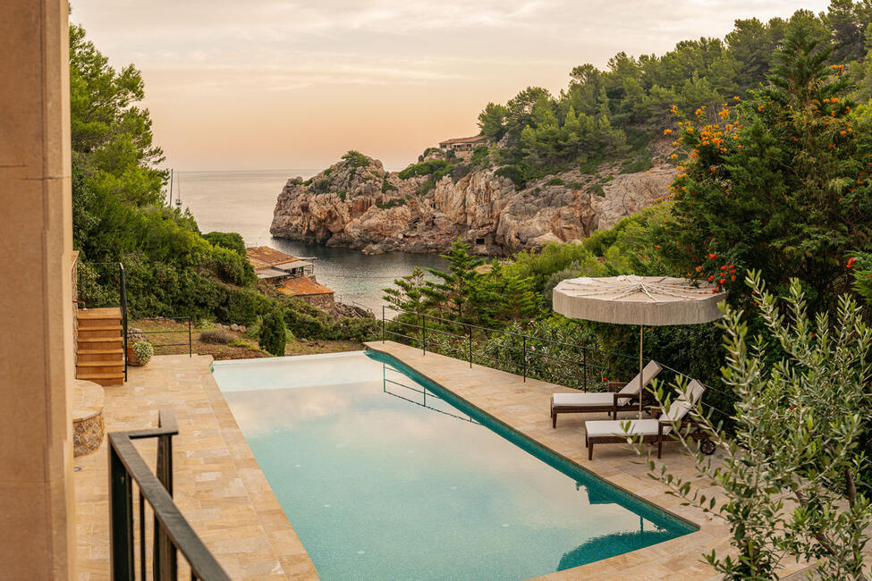 Rustikale Villa in 1. Meereslinie mit einzigartigem Meer- und Bergblick in Deia