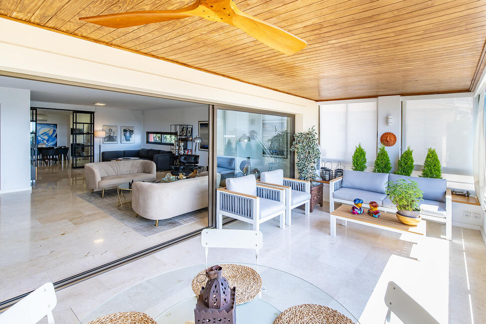 Modernes Apartment mit Blick auf den Hafen von Palma