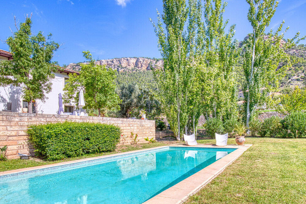 Traumhafte Finca mit Pool im Naturschutzpark Son Cabaspre in Esporlas