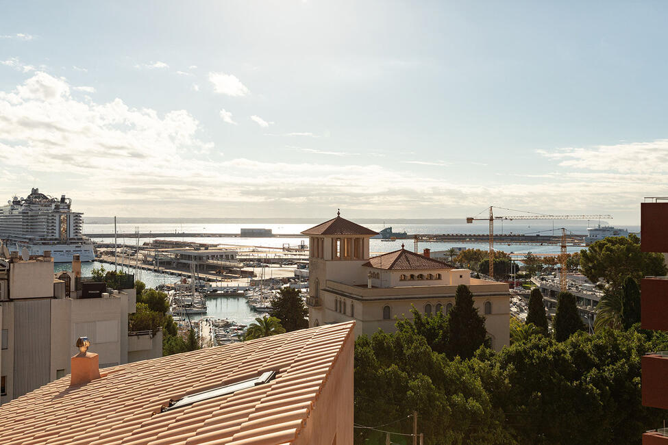 Fantastisches Duplex-Penthouse mit Pool-Dachterrasse und Hafenblick in Palma