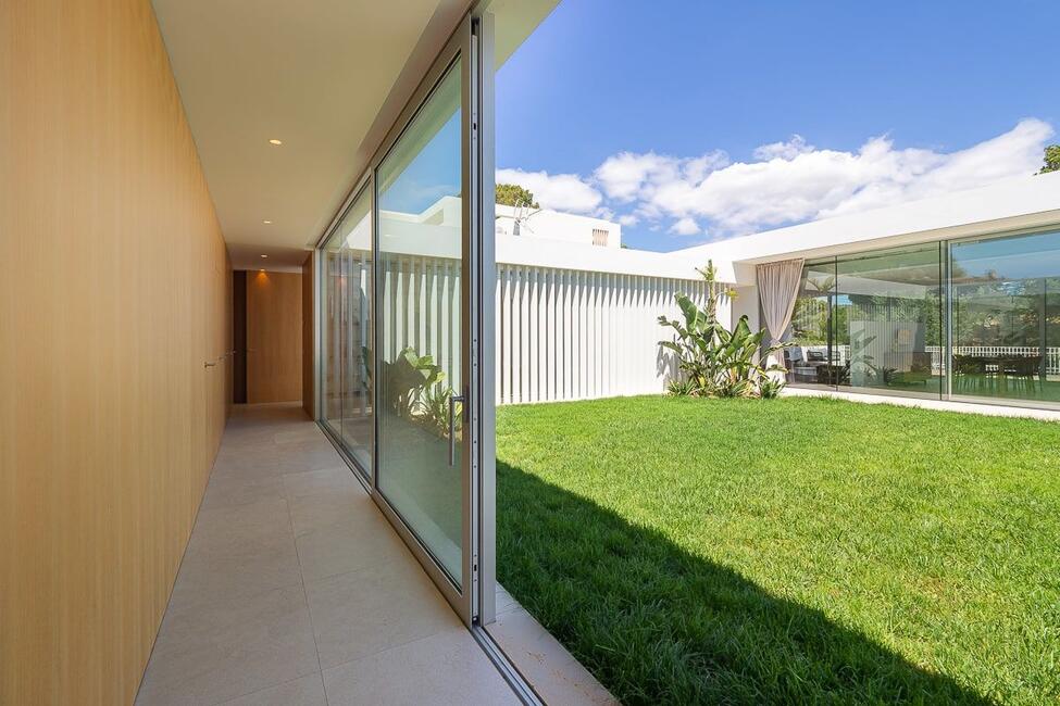 Minimalistische Villa mit Pool unweit vom Strand in Santa Ponsa