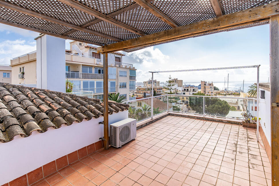 Charmantes Reihenhaus mit Pool und Blick auf den Hafen in Palma