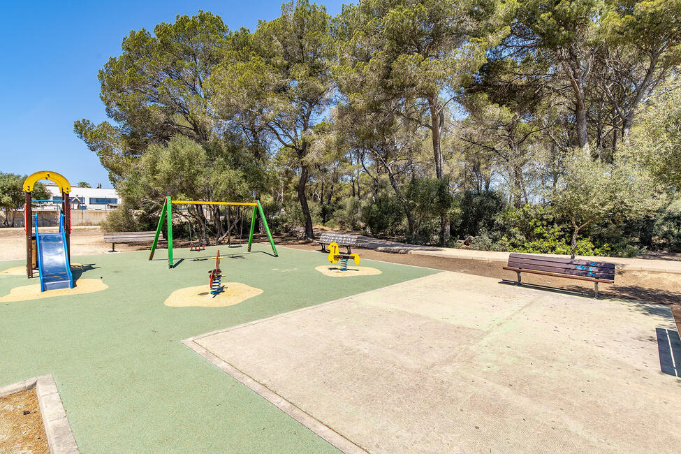 Fantastische Doppelhaushälfte mit Pool und Dachterrasse in Puig de Ros