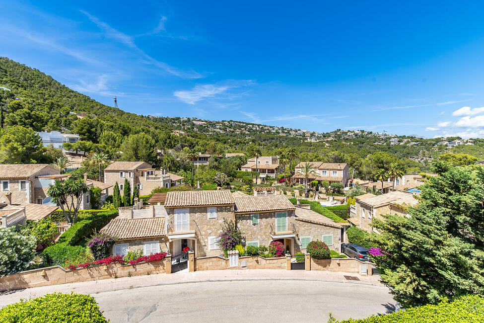 Renoviertes Apartment mit privatem Garten und Gemeinschaftspool in Puerto Andratx