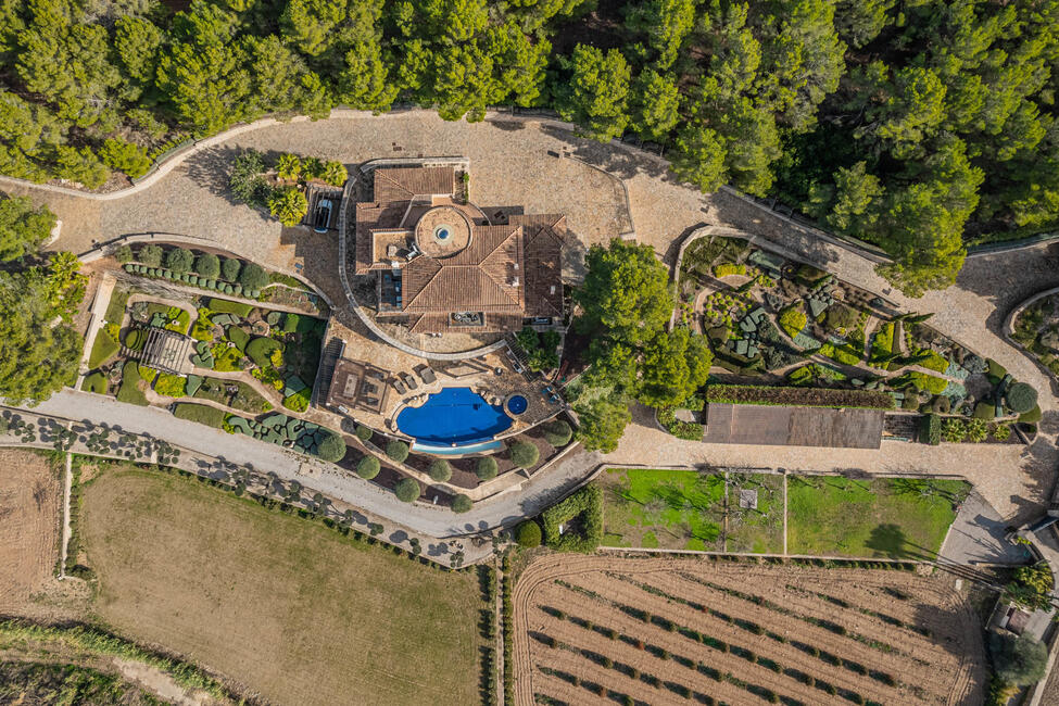 Luxuriöses Anwesen mit Pool und fantastischer Aussicht in Es Capdella