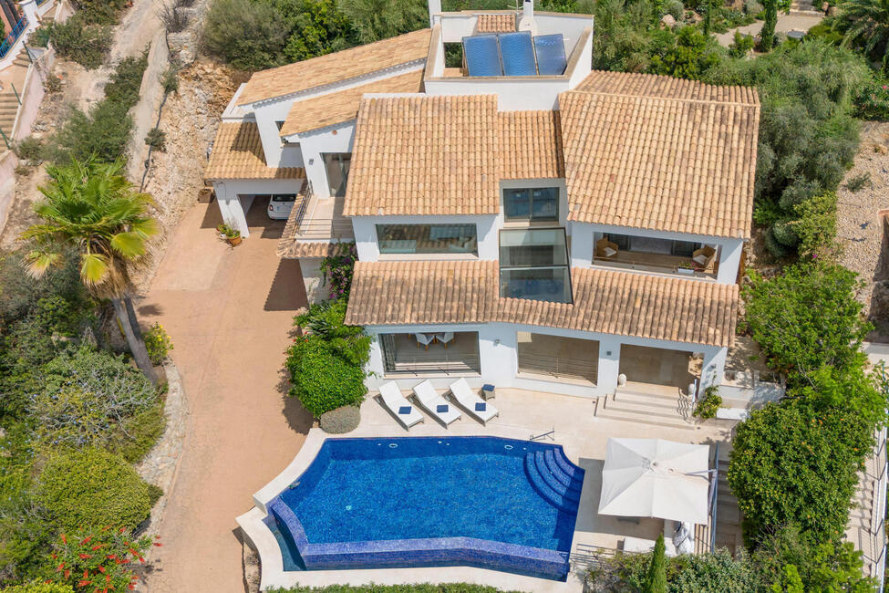 Luxusvilla mit unverbaubarem Meerblick in begehrter Lage von Nova Santa Ponsa