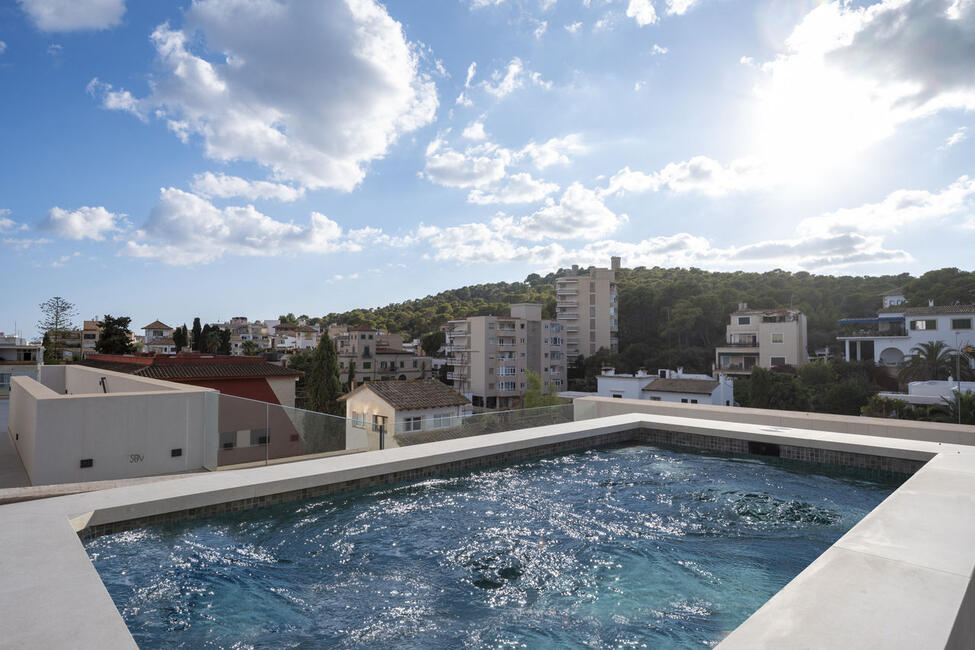 Elegantes Penthouse mit Pool nahe dem Schlosspark Bellver in Palma