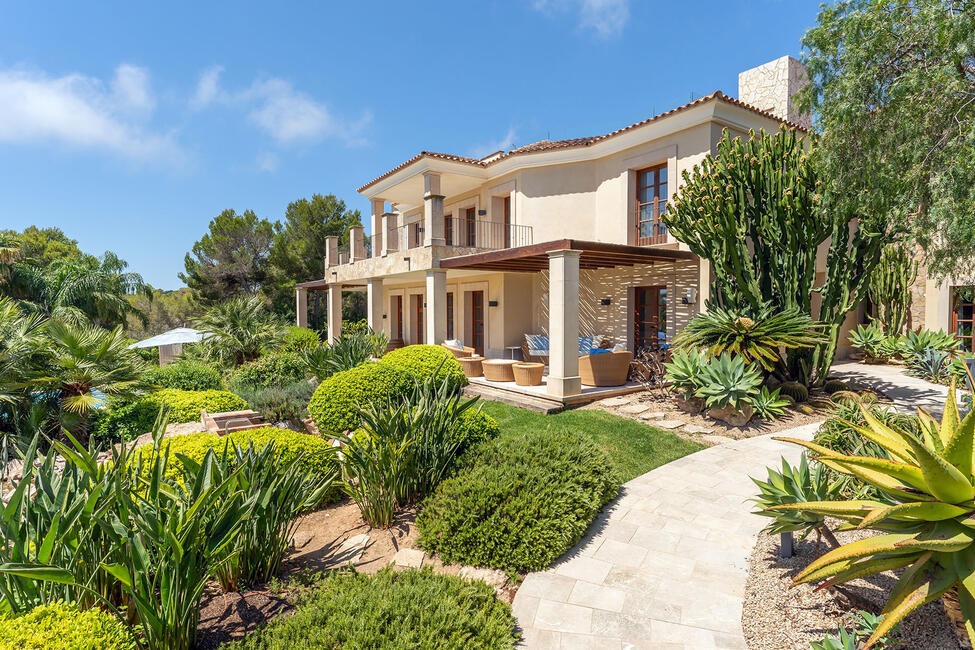 Faszinierende Luxus-Villa mit Pool und tollem Meerblick in Cala Vinyas