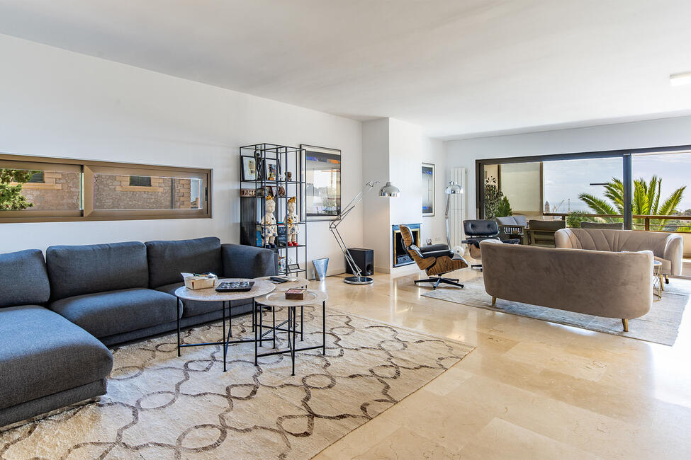 Modernes Apartment mit Blick auf den Hafen von Palma