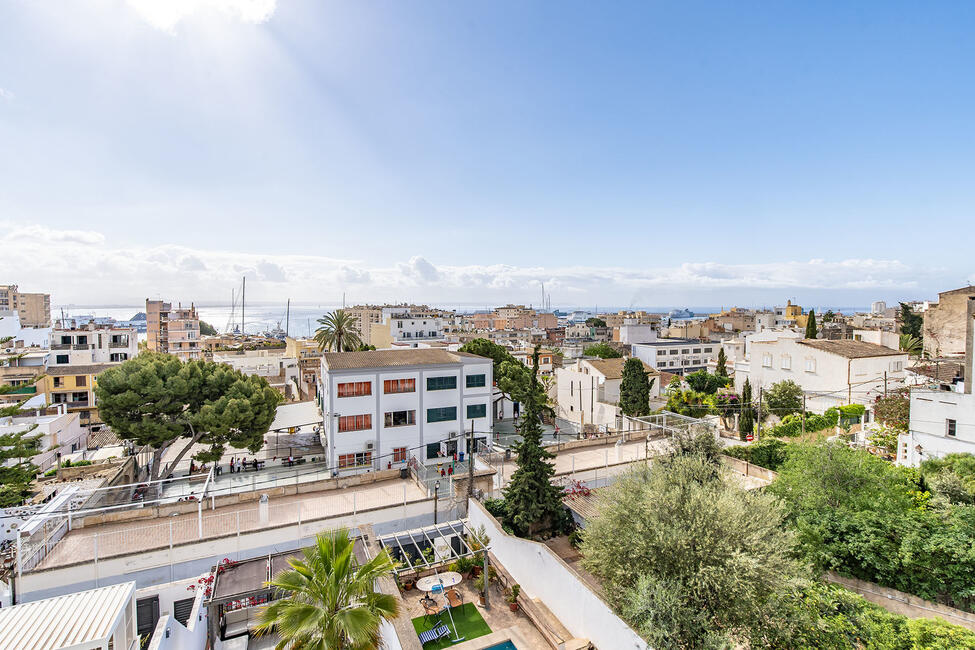 Charmantes Reihenhaus mit Pool und Blick auf den Hafen in Palma