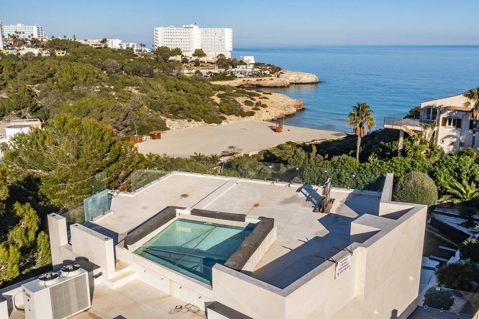 Meerblick Villa mit Pool und direkten Strandzugang in Cala Murada