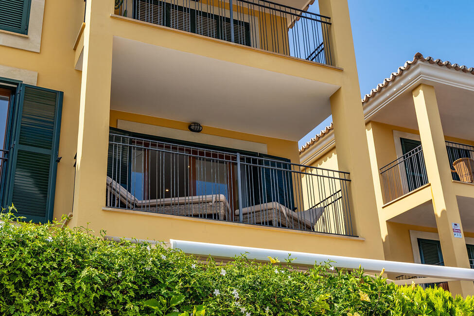 Modernes Luxus-Apartment mit Gemeinschaftspool in Hafennähe von Puerto Andratx