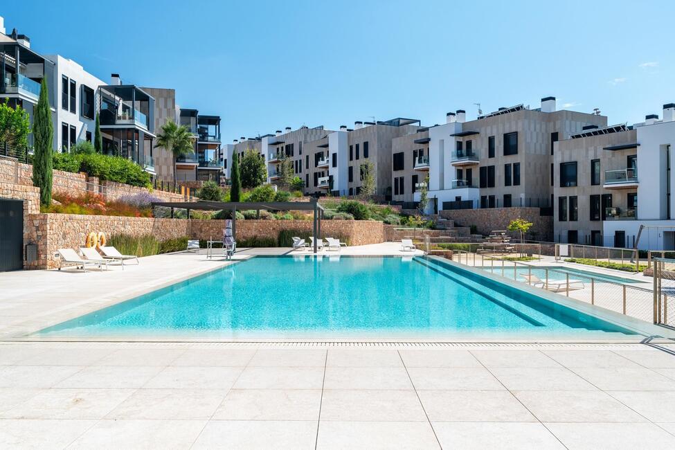 Stilvolles Penthouse am Golfplatz mit Gemeinschaftspool und Meerblick bei Son Vida