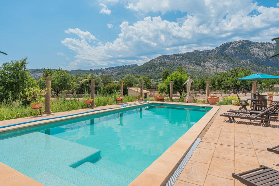 Herrschaftliche Finca mit Pool in sonniger Lage bei Bunyola