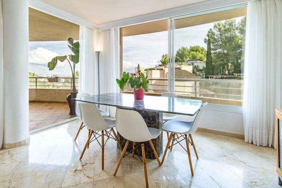 Schönes Apartment mit Meerblick in Golfplatznähe in Bendinat