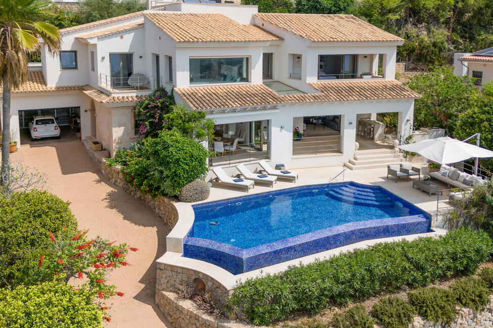 Luxusvilla mit unverbaubarem Meerblick in begehrter Lage von Nova Santa Ponsa