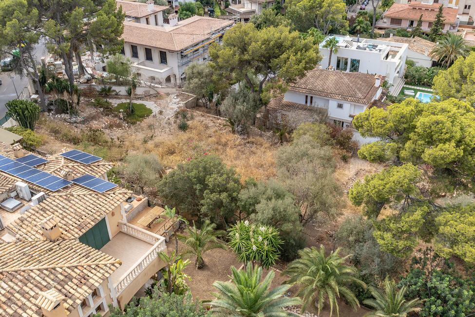 Fantastisches Baugrundstück mit Lizenz und Projekt in Bendinat