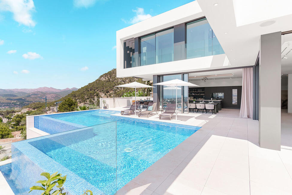 Moderne Luxus-Villa mit Meerblick in perfekter Lage in Puerto Andratx