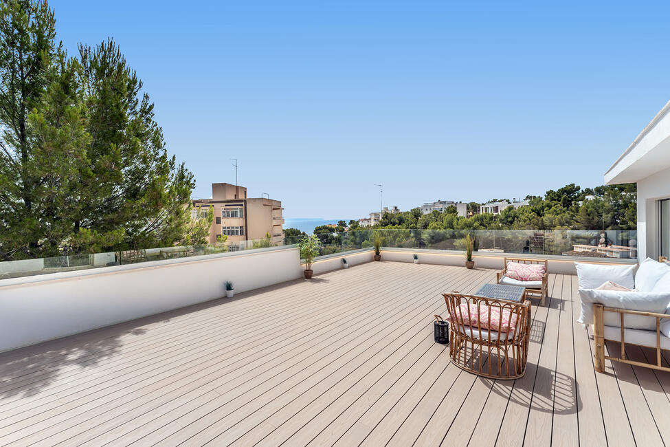 Stilvolles Penthouse mit grosser Dachterrasse und Meerblick in Sant Agusti