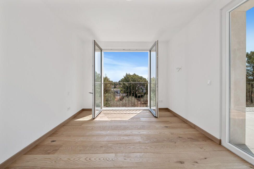 Hübsche Neubau-Villa mit Pool und Teilmeerblick in Sol de Mallorca