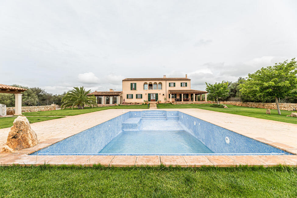 Attraktive Meerblick-Villa mit Pool in Portocolom