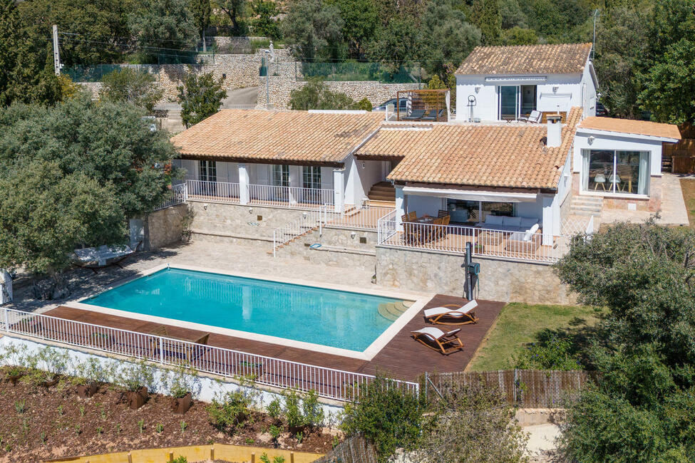 Familienvilla mit Pool, Garten und fabelhaften Panoramablick in Bunyola