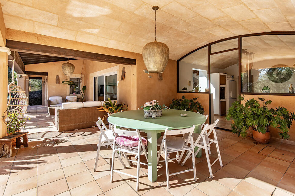 Gepflegte Villa mit Pool und Garage in Santa Ponsa