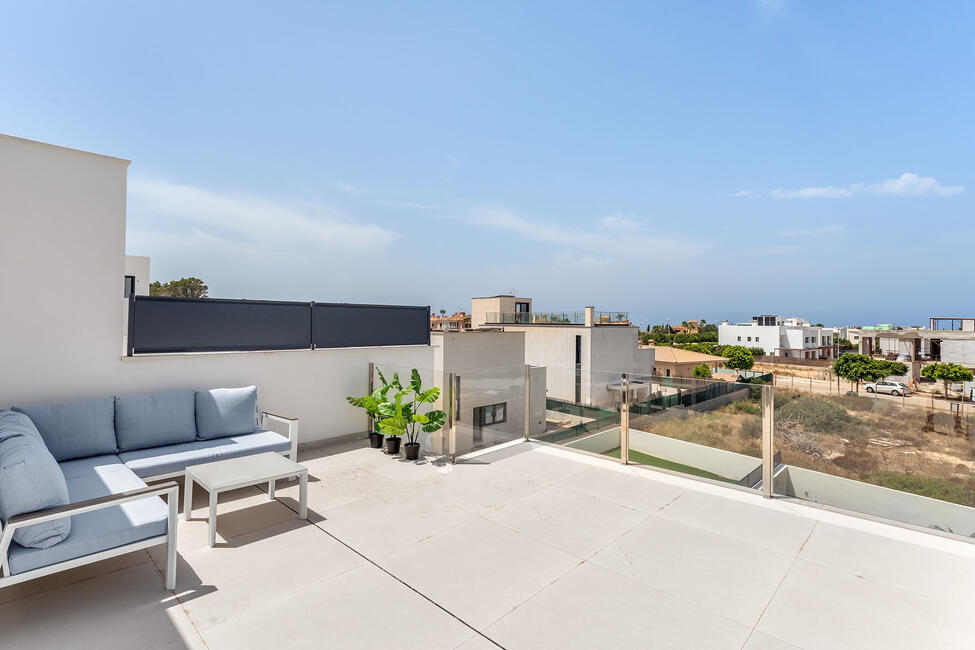 Moderne Neubau-Doppelhaushälfte mit Meerblick in Puig de Ros