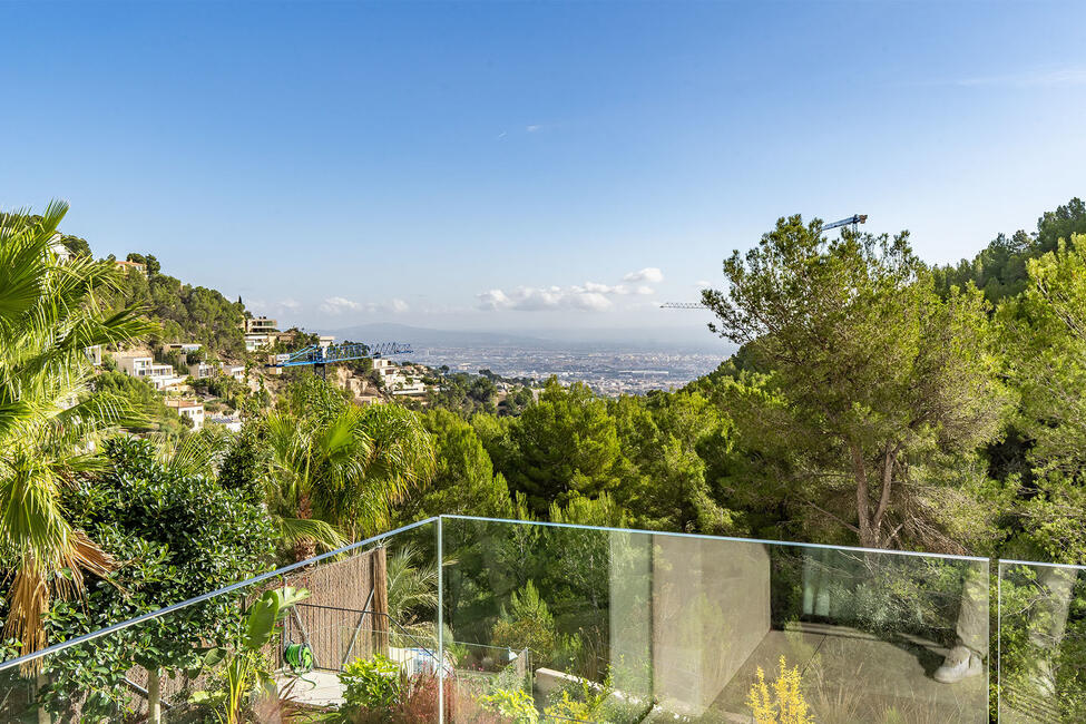 Wunderschöne Neubau-Villa mit Pool im exklusiven Stadtviertel Son Vida