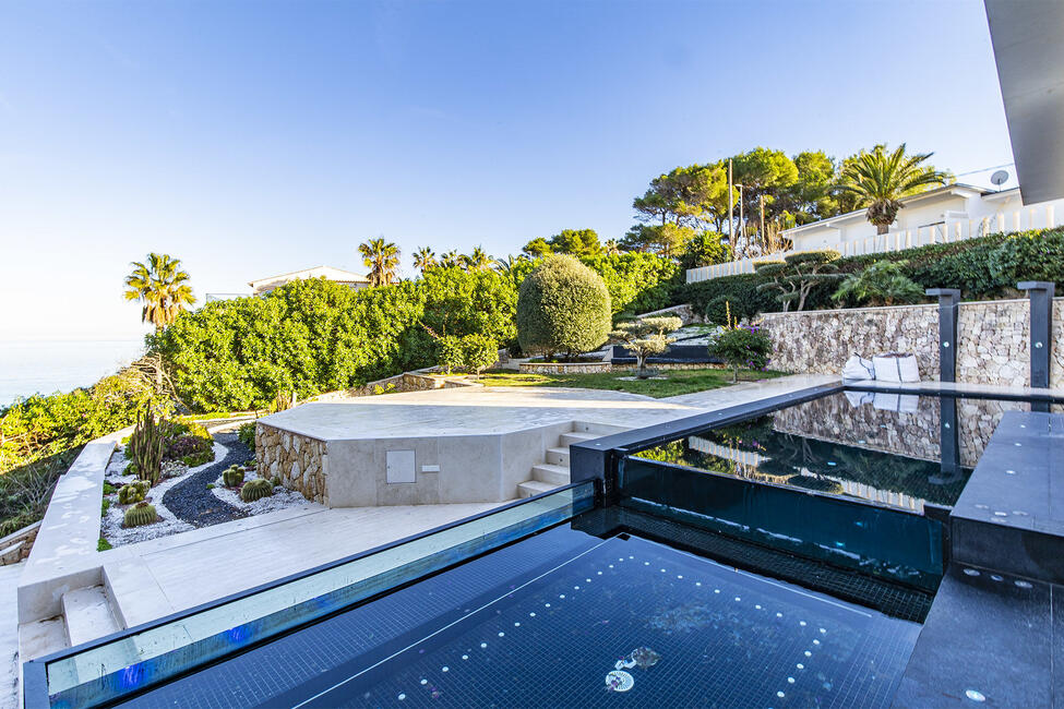 Meerblick Villa mit Pool und direkten Strandzugang in Cala Murada