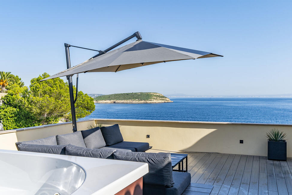 Luxus-Penthouse mit fantastischem Meerblick in Cala Vinyas