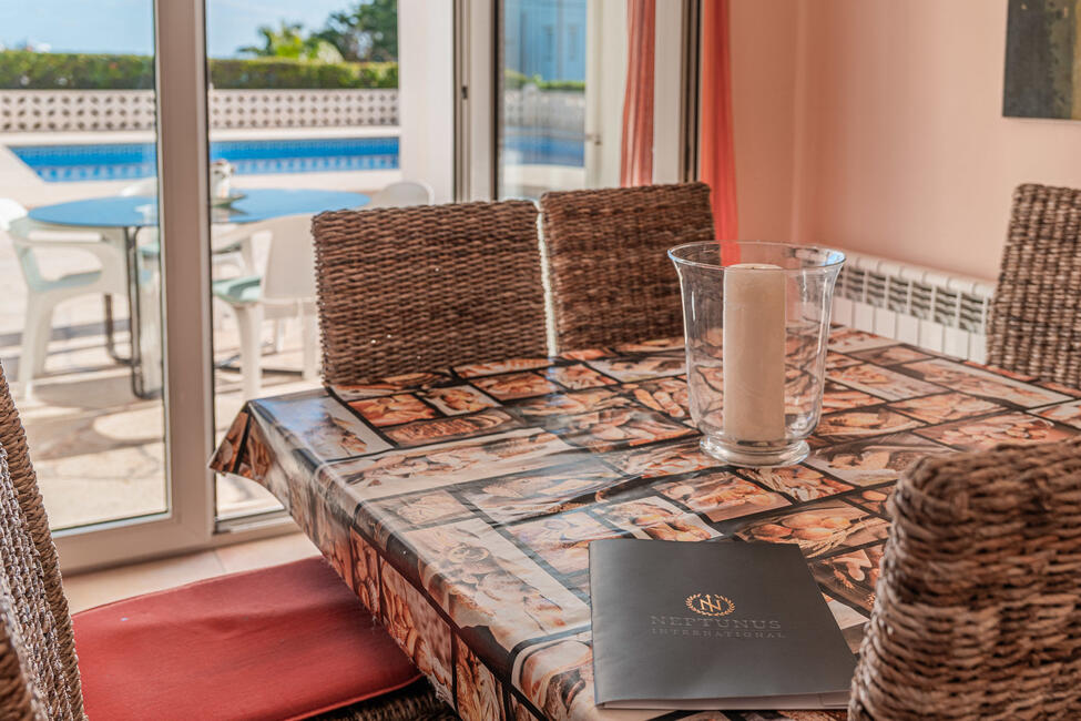 Fabelhafte Villa mit Meerblick und Pool, nah am Strand in Cala d’Or