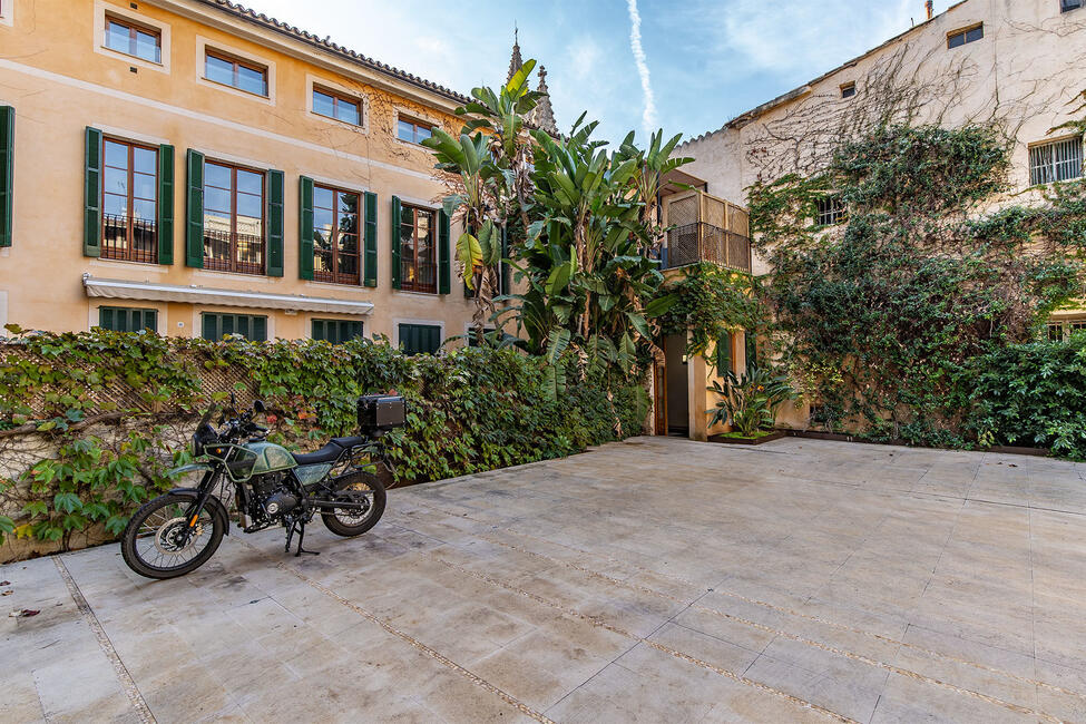 Lichtdurchflutetes Erdgeschoss-Apartment mit Parkplatz in Palmas Altstadt