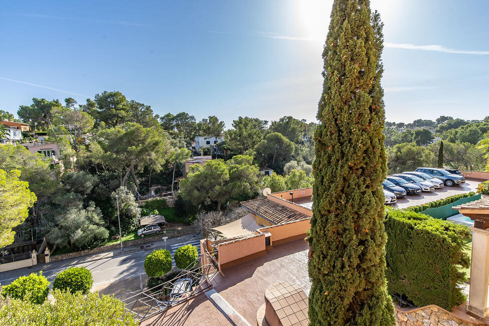 Mediterranes Stadthaus in ruhiger Lage in Portals Nous