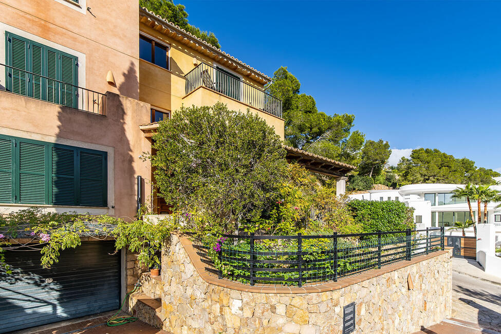 Mediterranes Stadthaus in ruhiger Lage in Portals Nous