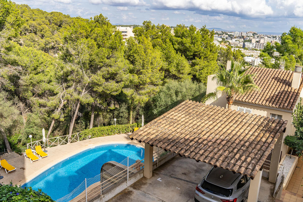 Schönes Apartment mit Meerblick in Golfplatznähe in Bendinat