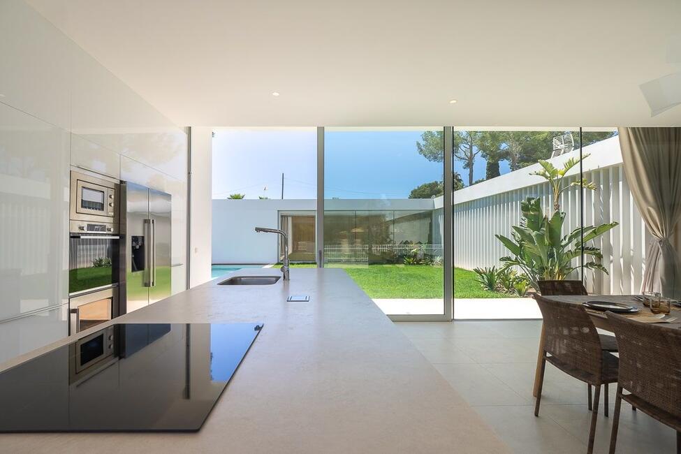 Minimalistische Villa mit Pool unweit vom Strand in Santa Ponsa