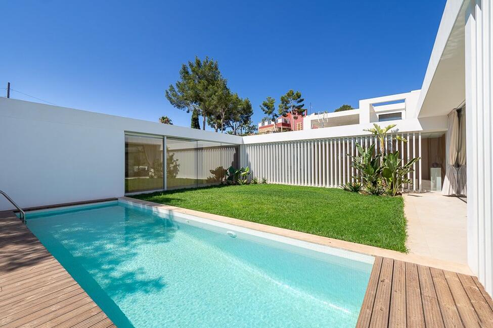 Minimalistische Villa mit Pool unweit vom Strand in Santa Ponsa