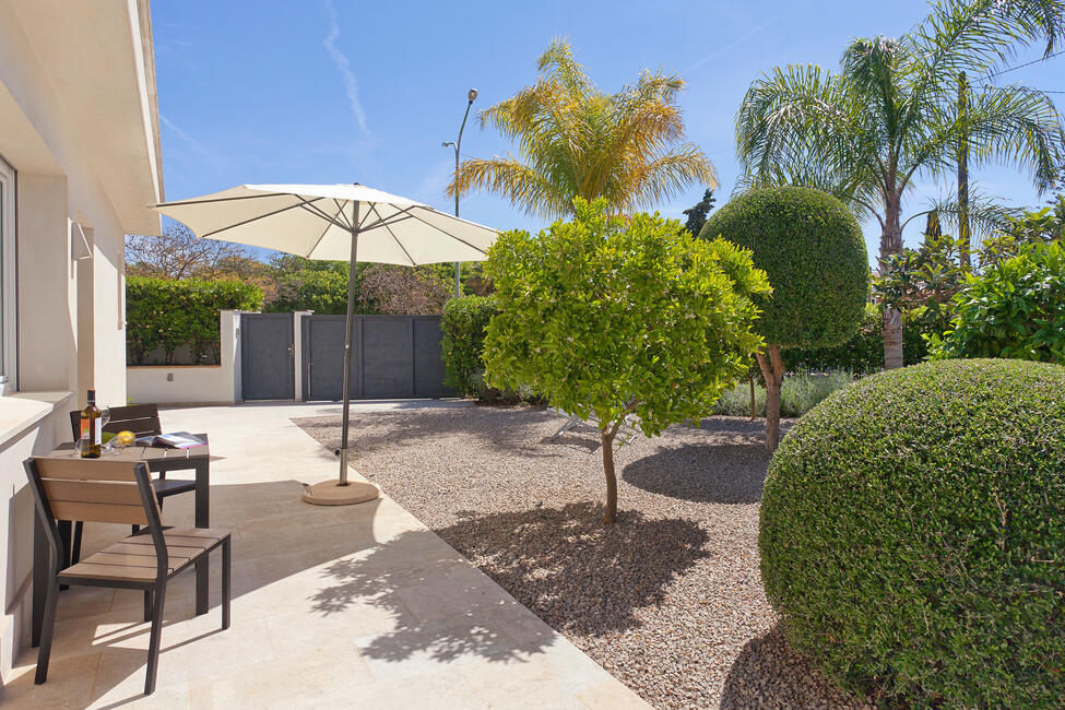 Moderne Villa mit Gästehaus, Ferienvermietungslizenz und Pool nahe Son Vida