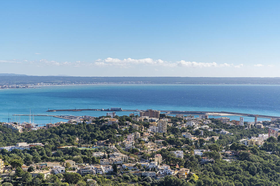 Modernes Apartment mit Blick auf den Hafen von Palma