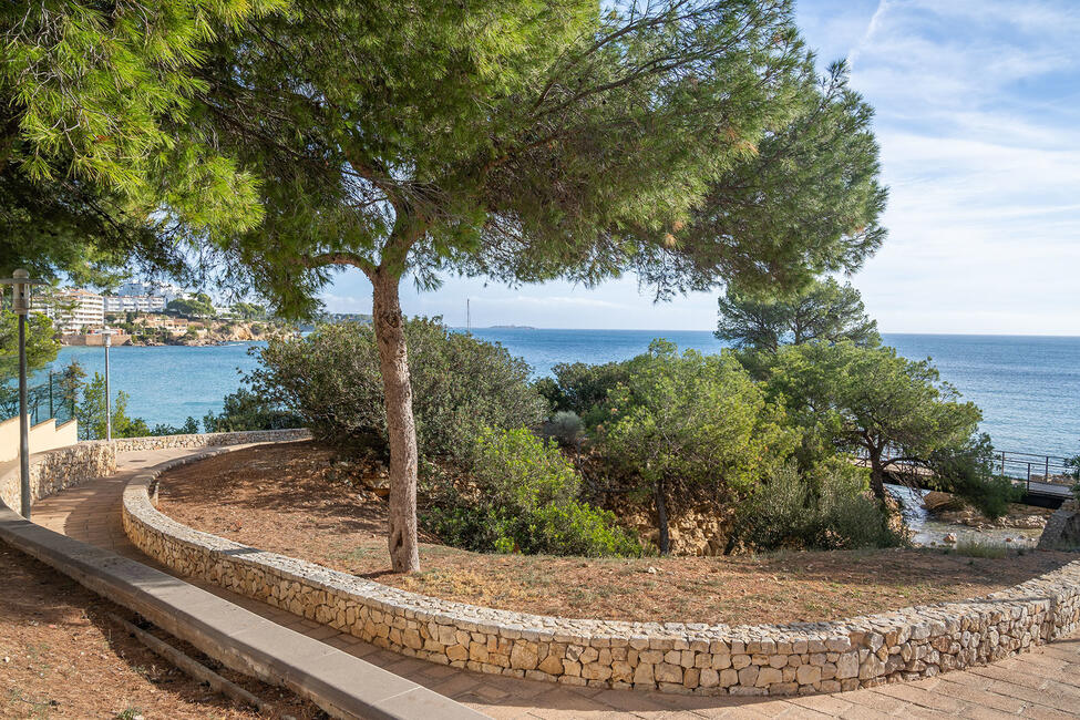 Attraktives Erdgeschoss-Apartment mit toller Terrasse und Meerblick in Palmanova