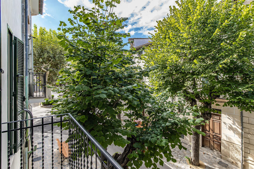 Modernes Neubau-Stadthaus mit Bergblick im Herzen von Sóller